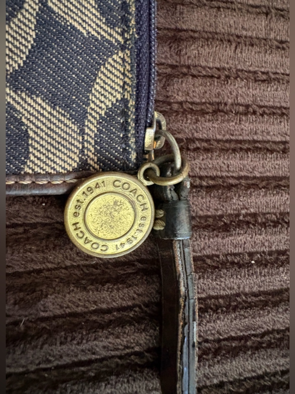 Coach Signature Canvas Keychain Coin Purse Navy & Tan - Picture 5 of 7